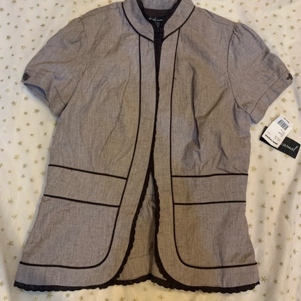 Casual work blazer top blouse short sleeve open scallop edge brown gray office